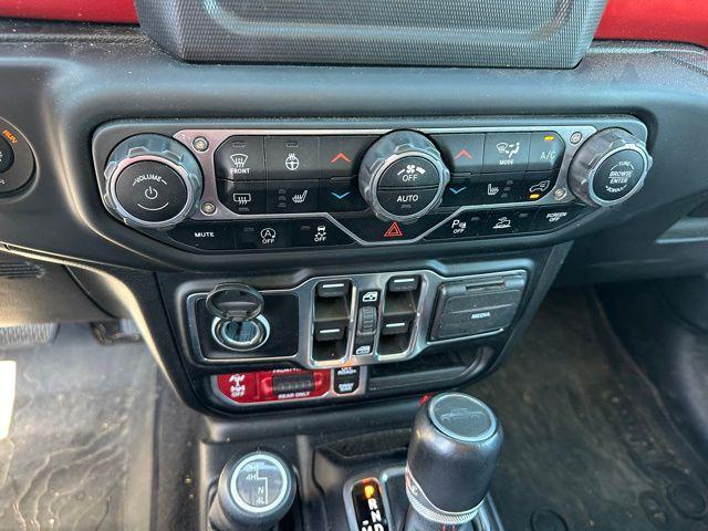 Photo of 2021 Bright White Clearcoat Jeep Gladiator