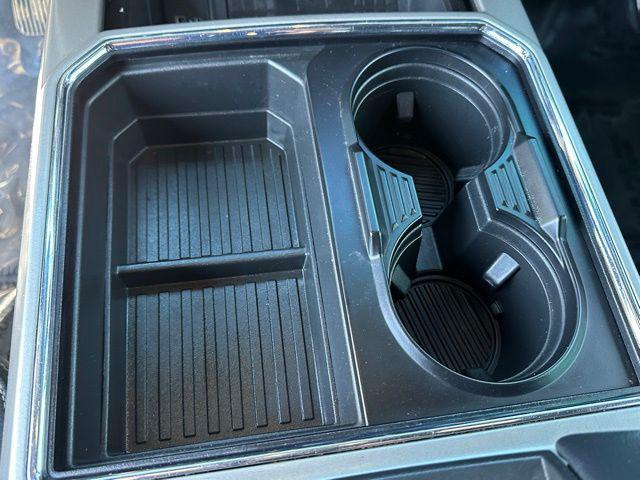 Photo of 2022 White Ford F-450
