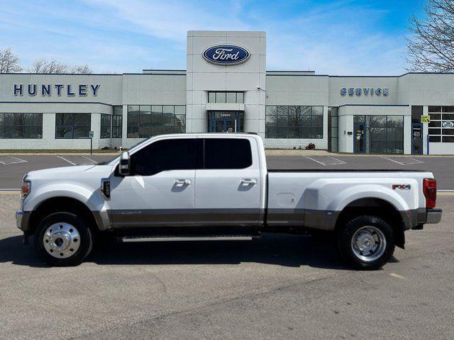 Photo of 2022 White Ford F-450