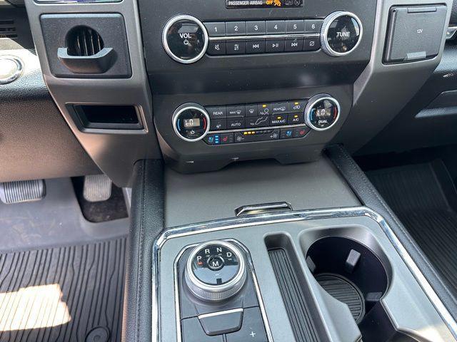 Photo of 2021 Magnetic Ford Expedition