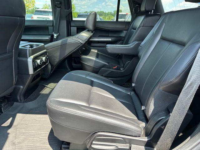 Photo of 2021 Magnetic Ford Expedition