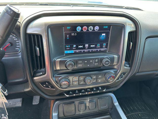 Photo of 2018 Deep Ocean Blue Metallic Chevrolet Silverado 2500