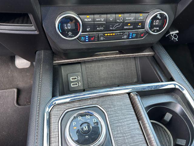 Photo of 2019 Agate Black Metallic Ford Expedition