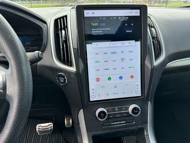 Photo of 2022 Carbonized Gray Metallic Ford Edge