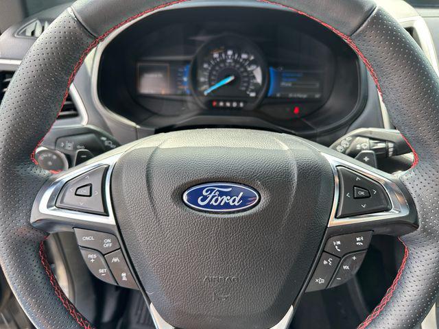 Photo of 2022 Carbonized Gray Metallic Ford Edge