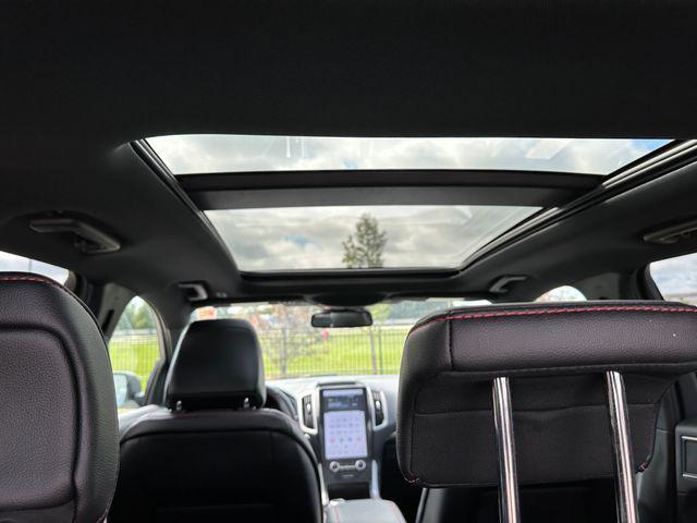 Photo of 2022 Carbonized Gray Metallic Ford Edge