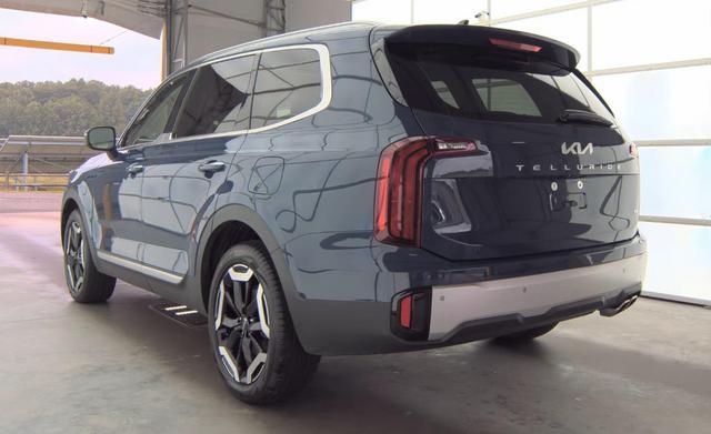 Photo of 2024 Midnight Lake Blue Kia Telluride