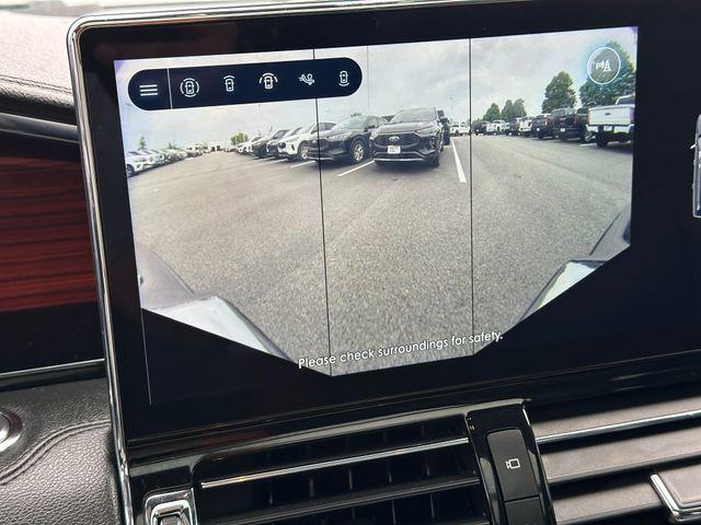 Photo of 2023 Infinite Black Metallic Clearcoat Lincoln Navigator