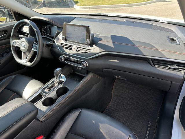 Photo of 2020 Pearl White Tricoat Nissan Altima