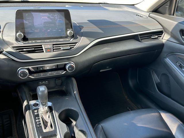 Photo of 2020 Pearl White Tricoat Nissan Altima