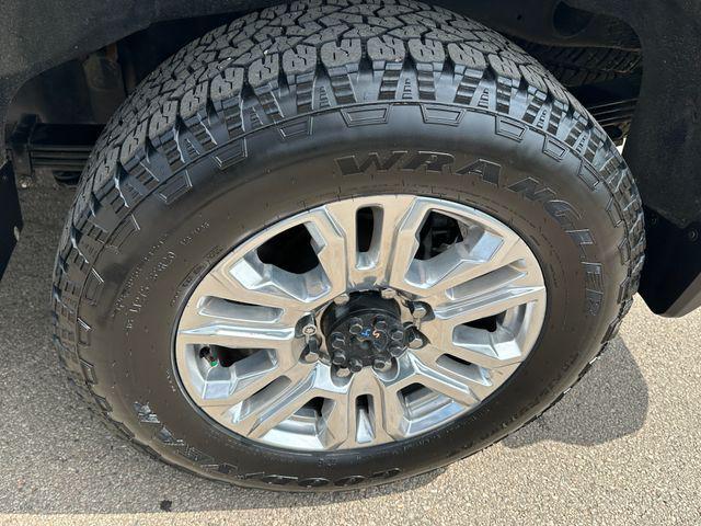 Photo of 2022 White Frost GMC Sierra 2500