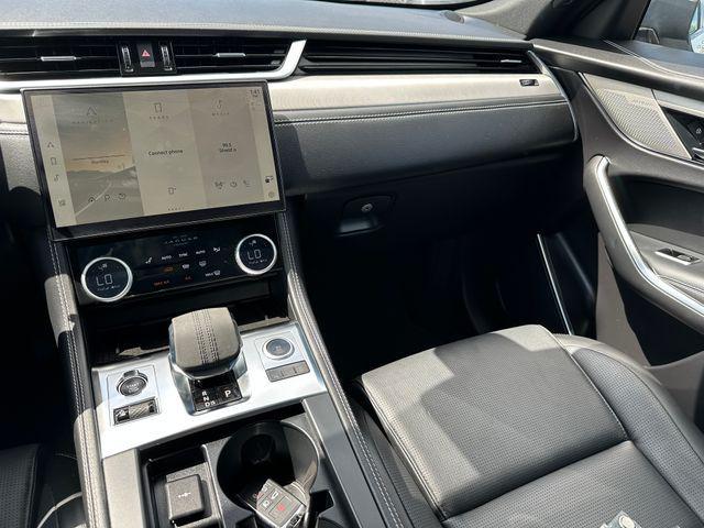 Photo of 2025 Fuji White Jaguar F-PACE