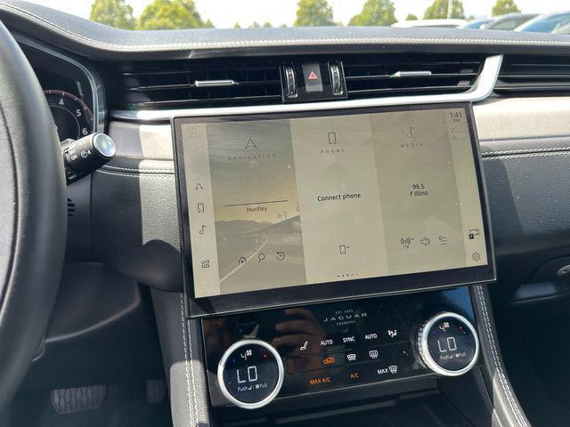 Photo of 2025 Fuji White Jaguar F-PACE
