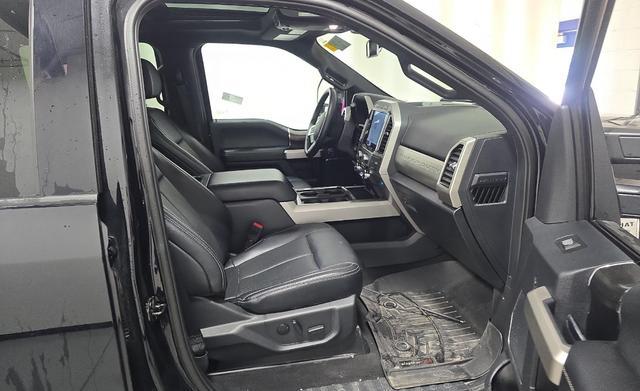 Photo of 2022 Agate Black Metallic Ford F-250