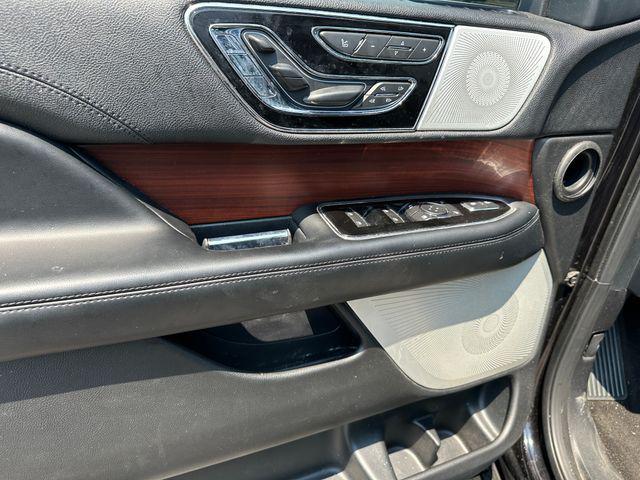 Photo of 2021 Infinite Black Lincoln Navigator