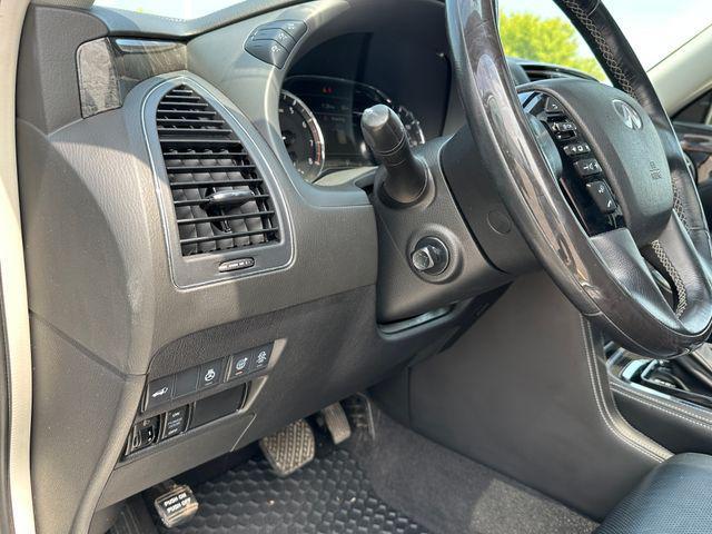 Photo of 2021 Liquid Platinum INFINITI QX80