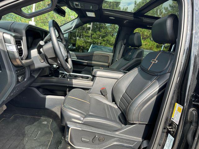 Photo of 2024 Agate Black Metallic Ford F-350
