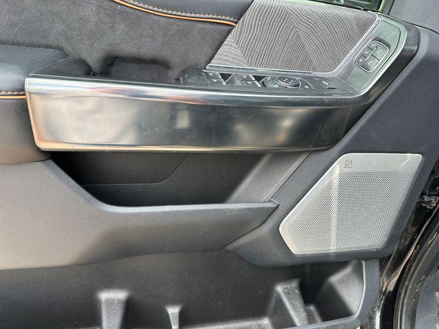 Photo of 2024 Agate Black Metallic Ford F-350