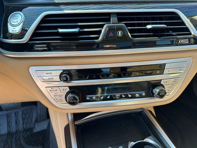 Photo of 2021 Black Sapphire Metallic BMW 750