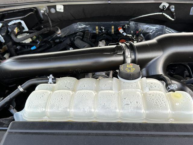 Photo of 2024 Crystal Blue Metallic Lincoln Navigator