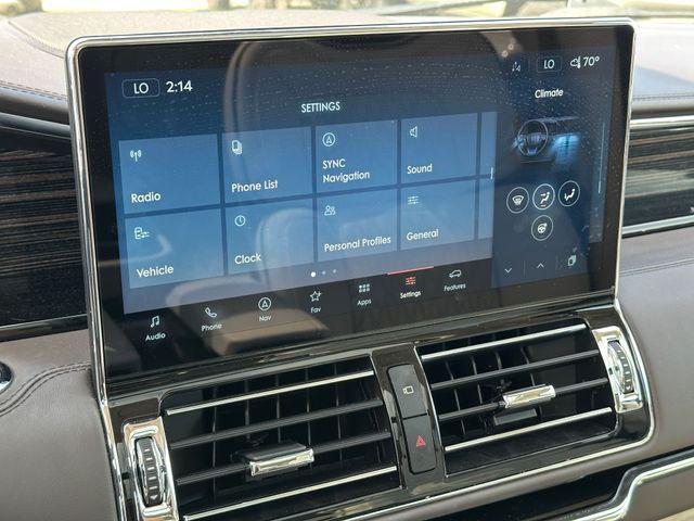 Photo of 2024 Crystal Blue Metallic Lincoln Navigator