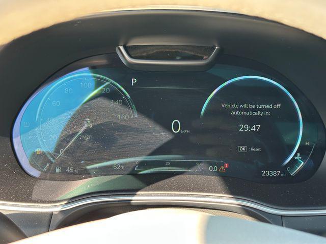 Photo of 2024 Vik Black Genesis GV80