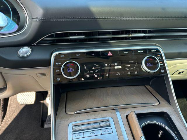 Photo of 2024 Vik Black Genesis GV80