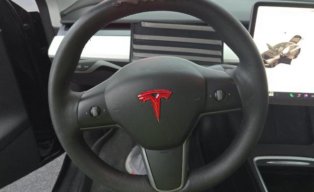 Photo of 2022 Solid Black Tesla Model Y