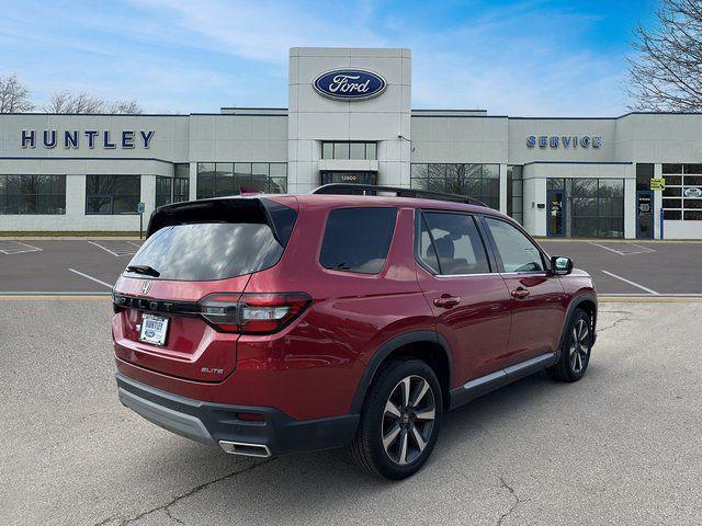 Photo of 2023 Radiant Red Metallic II Honda Pilot
