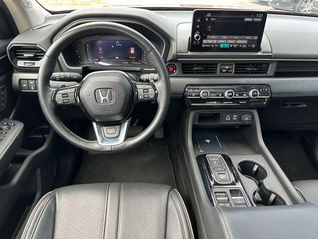 Photo of 2023 Radiant Red Metallic II Honda Pilot