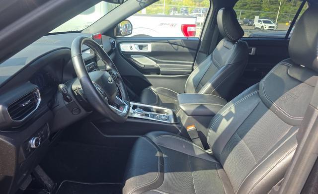 Photo of 2022 Agate Black Metallic Ford Explorer