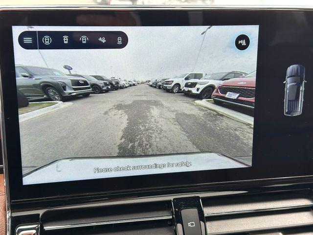 Photo of 2024 Infinite Black Metallic Clearcoat Lincoln Navigator