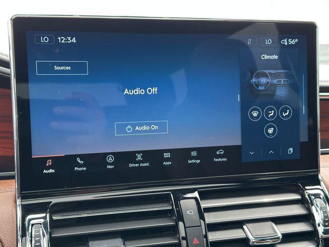 Photo of 2024 Infinite Black Metallic Clearcoat Lincoln Navigator