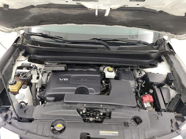 Photo of 2017 White Nissan Pathfinder