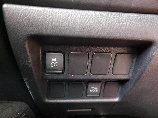 Photo of 2017 White Nissan Pathfinder
