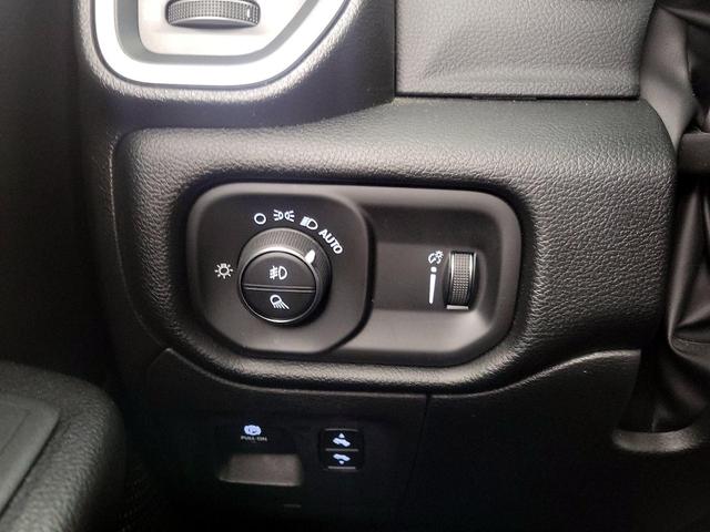Photo of 2022 Black RAM 1500