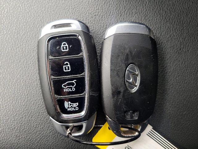 Photo of 2019 Gray Hyundai KONA