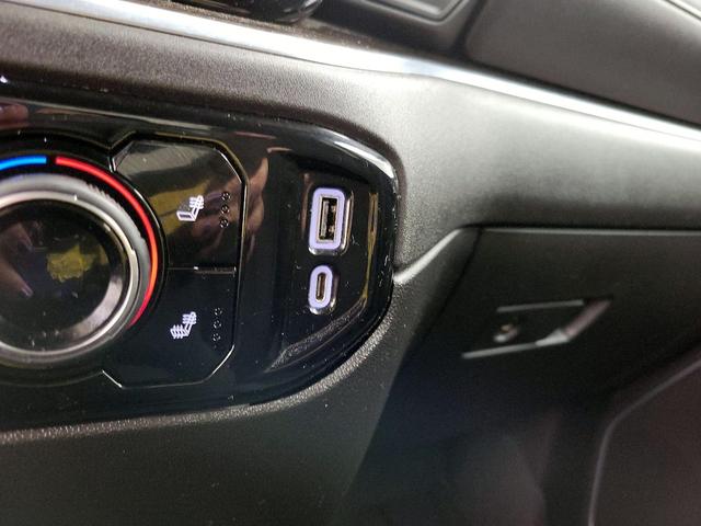 Photo of 2022 Black Chevrolet Silverado 1500