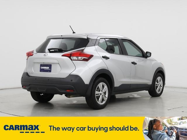 Photo of 2020 Silver Nissan Kicks