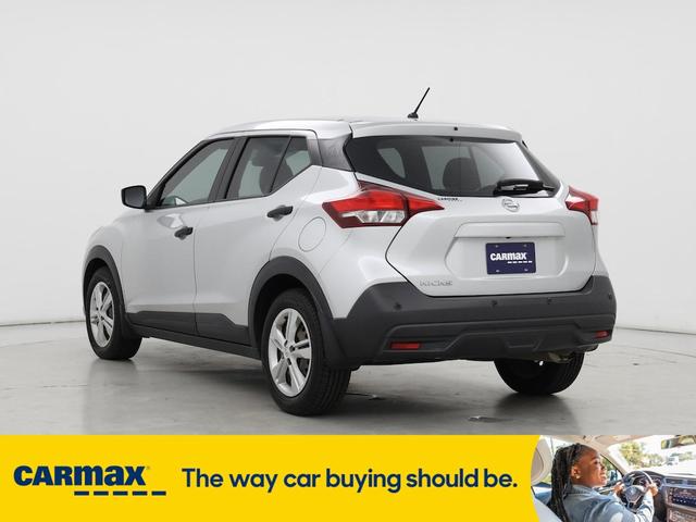 Photo of 2020 Silver Nissan Kicks