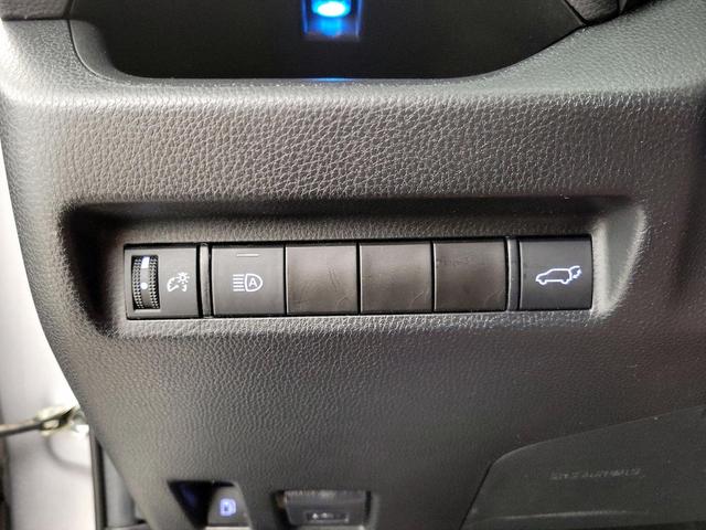 Photo of 2021 Silver Toyota RAV4 Hybrid