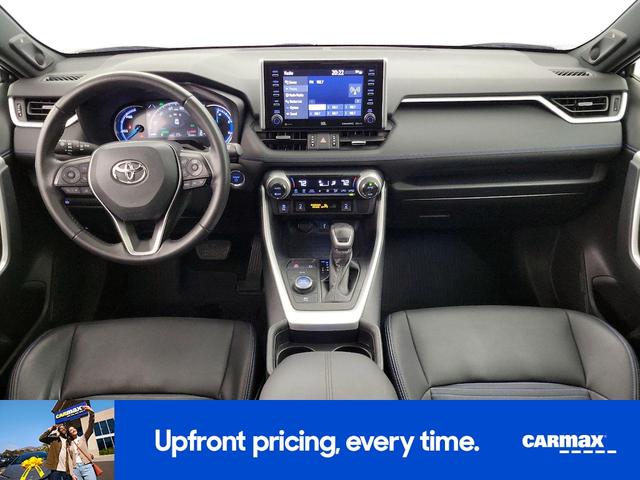 Photo of 2021 Silver Toyota RAV4 Hybrid
