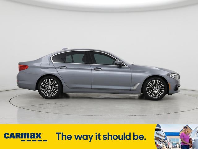 Photo of 2018 Blue BMW 530