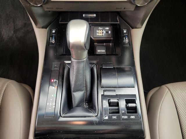 Photo of 2021 White Lexus GX 460