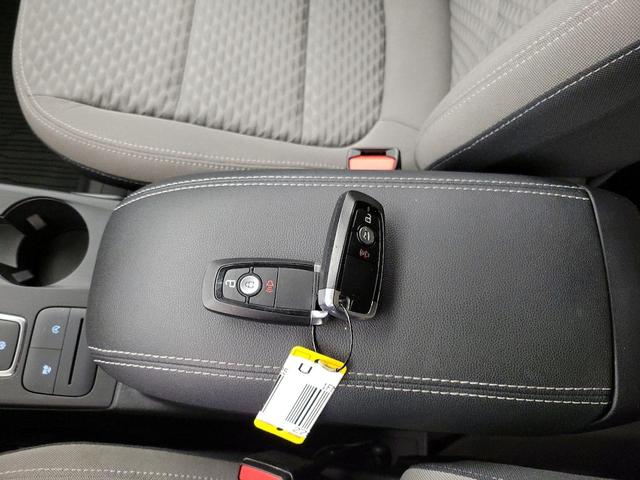 Photo of 2020 Gray Ford Escape