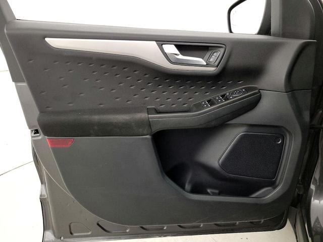 Photo of 2020 Gray Ford Escape
