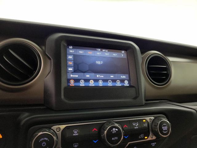 Photo of 2020 Gray Jeep Gladiator