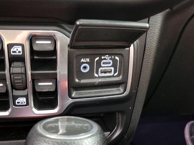 Photo of 2020 Gray Jeep Gladiator