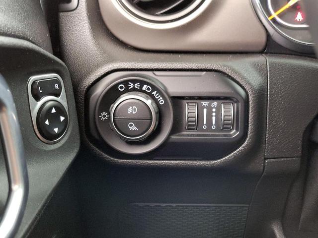 Photo of 2020 Gray Jeep Gladiator