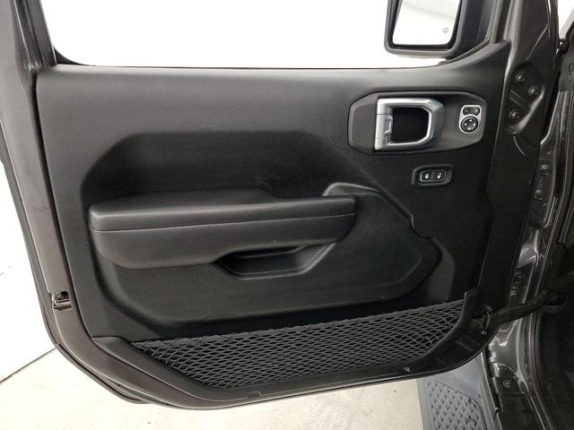 Photo of 2020 Gray Jeep Gladiator
